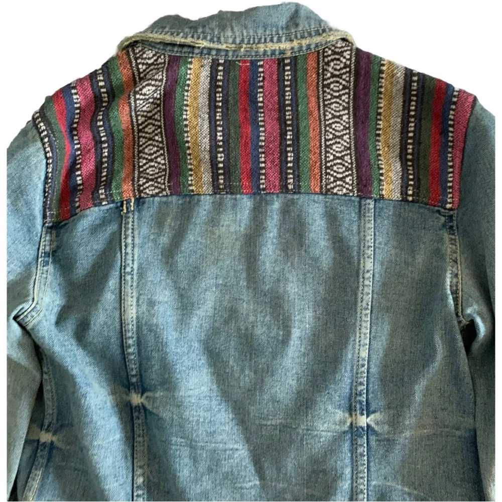FREE PEOPLE Women’s Baja Distressed Embroidered Denim Jean Jacket Size 2 - Picture 9 of 9